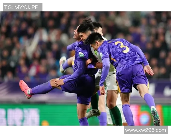 延边富德迎战天津泰达争夺中超联赛关键三分的激烈对决